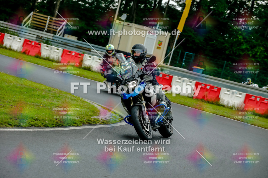VBK-3732 | Hier findet Ihr Bilder von Touristenfahrten auf der Nürburgring Nordschleife oder von anderen Veranstaltungen die ich besucht habe. Viel Spass beim Durch Schauen 