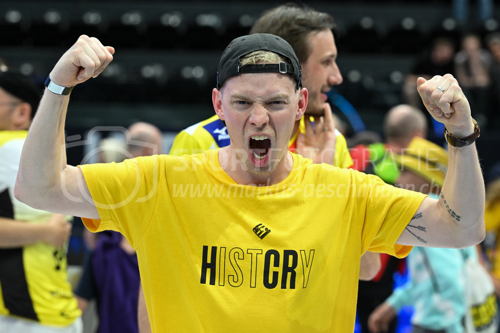 Zug United - HC Rychenberg - 25. April 2026 | Der ehemalige HCR-Spieler Markus Lindgjerdet ist extra aus Schweden angereist, um den HCR zu unterstützen am L-UPL Superfinal-Spiel zwischen Zug United und HC Rychenberg am 25. April 2026 in der BCF Arena, Fribourg, Schweiz.Bild: Sportfotografie Markus Aeschimann | www.markus-aeschimann.ch - Realisiert mit Pictrs.com