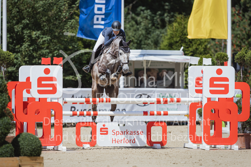 220728_BHO_BronzeTour_L-Stil_1-332 | Deine schönsten Turniermomente als professionelle Fotos! Entdecke hochwertige Pferdesport-Fotografie im Online-Shop. Jetzt Fotos finden & bestellen!