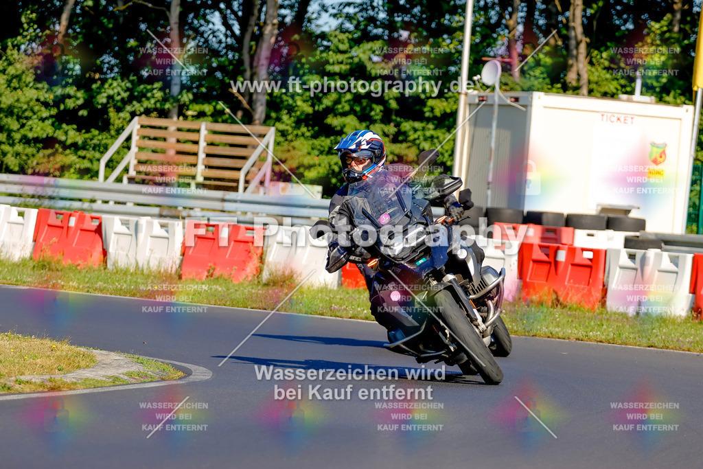 _MOT5300 | Hier findet Ihr Bilder von Touristenfahrten auf der Nürburgring Nordschleife oder von anderen Veranstaltungen die ich besucht habe. Viel Spass beim Durch Schauen 