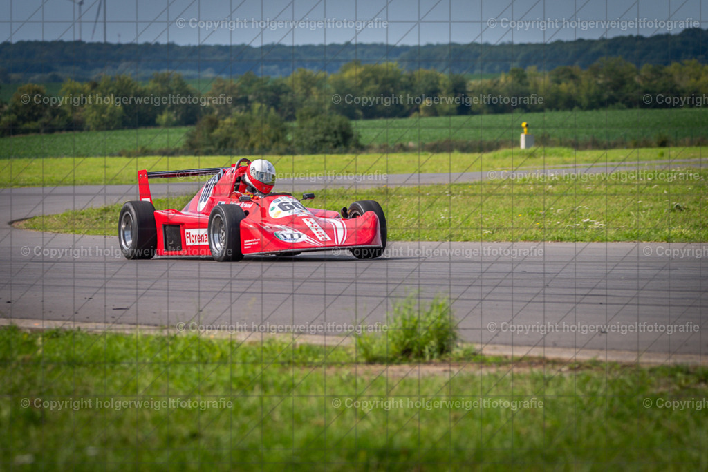 MT 77 | Foto vom 3. Classic Motor Weekend 18. - 20. August 2023 auf dem Flugplatz in Obermehler - Realisiert mit Pictrs.com