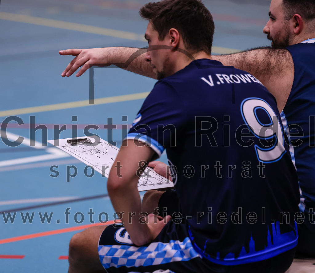 2022-04-03_037_TSV_Vaterstetten_gegen_SV_Weissblau-Allianz_Muenchen | Vaterstetten, Deutschland, 03.04.2022:
Basketball, Bezirksoberliga Herren 2021 / 2022, 14. Spieltag, TSV Vaterstetten gegen SV Weißblau-Allianz München, Endergebnis: 86:54

Daniel Linke (SV Weißblau-Allianz München, #9)

Foto: Christian Riedel / fotografie-riedel.net