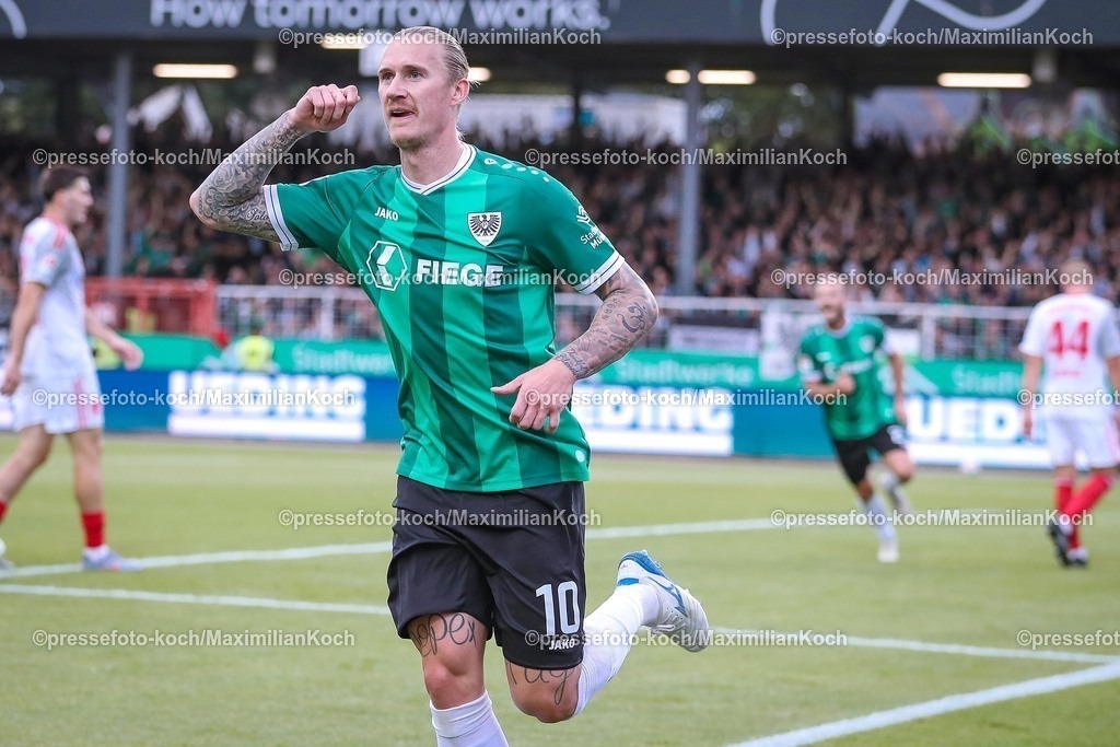 PRM22082501079 | 22.08.2025, Fußball, Preußen Münster - 1. FC Nürnberg, 2. Fußball Bundesliga,  Preußenstadion, Saison 2025 2026: Torjubel nach dem Tor zum 2:0 durch Torschütze Marvin Schulz&nbsp;(Preussen Muenster #10)    DFB regulations prohibit any use of photographs as image sequences and or quasi-video.