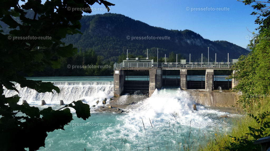 welltvi-Lechfluss-KW-Ehenbichl-Hoefen-Sommer-02Juli2015-Hoefen_074521 | Info aus dem Bezirk Reutte/Ausserfern Tirol sowie eine umfangreiche Bilddatenbank über die gesamte Region: Lechtal, Talkessel Reutte, Tannheimertal, Zwischentoren. Lech, Plansee, Zugspitze, Grenztunnel, B179, Fernpassstraße, Verkehr, Lawinen, Tradition, - Realisiert mit Pictrs.com