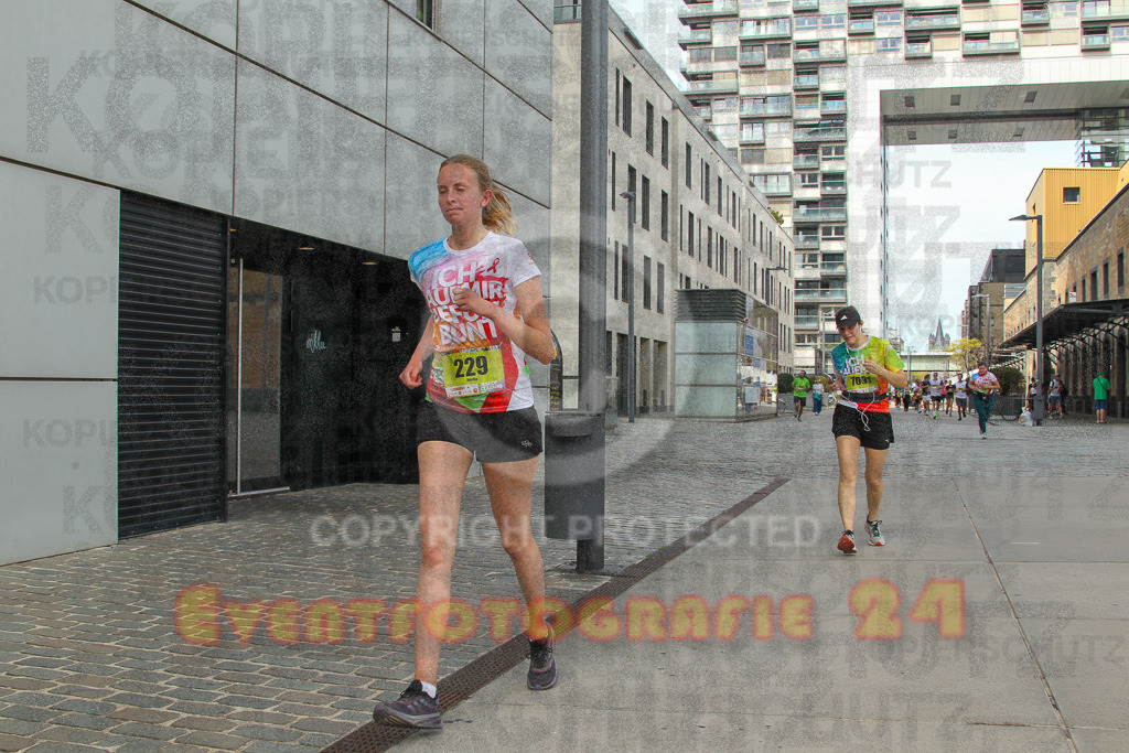 250920_1331_EV4_5901 | Sportfotografie im Rhein-Sieg Kreis, Köln, Bonn, NRW, Rheinland Pfalz, Hessen, etc. Unser Tätigkeitsfeld umfasst den Laufsport vom Volkslauf über den Marathon, Duathlon, Triathon bis zum Ultralauf wie Kölnpfad Ultra oder Schindertrail.