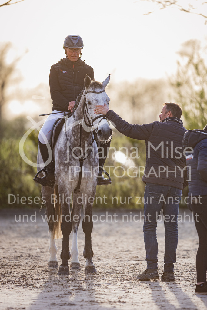 230426_HofSosath_SprPf-L-g-733 | Deine schönsten Turniermomente als professionelle Fotos! Entdecke hochwertige Pferdesport-Fotografie im Online-Shop. Jetzt Fotos finden & bestellen!