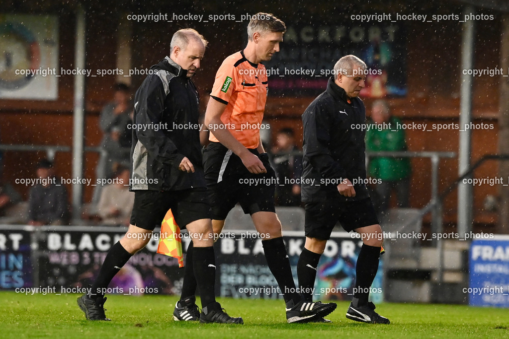 SAK vs. SV Donau  | Robert Patrick Nagele, Martin Begusch Referee, Alfons Franz Tschematschar, SAK vs. SV Donau , SAK vs. SV Donau  am 27.09.2024 in Klagenfurt (Sportpark Welzenegg), Austria, (Photo by Bernd Stefan)