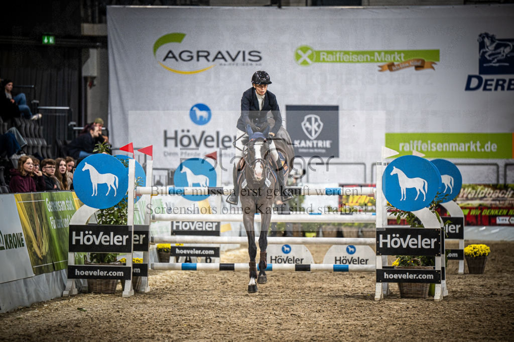 DOS_1498 | Entdecke hochwertige Reitturnierfotos von Foto Oger. Professionell, emotional und authentisch – jetzt Lieblingsmomente im Shop bestellen.Deutschlandweite Turnierfotografie. - Realisiert mit Pictrs.com