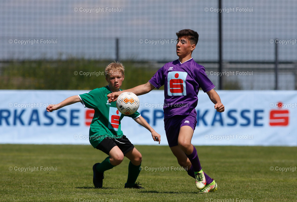 A_LUI_010622_06 | SPORT,FUSSBALL,SPARKASSE SCHUELERLIGA LANDESFINALE 2022 PETTENBACH 01.06.2022 IM BILD: (LINZ VIOLETT) UND (RIED GRUEN) FOTO.FOTOLUI
