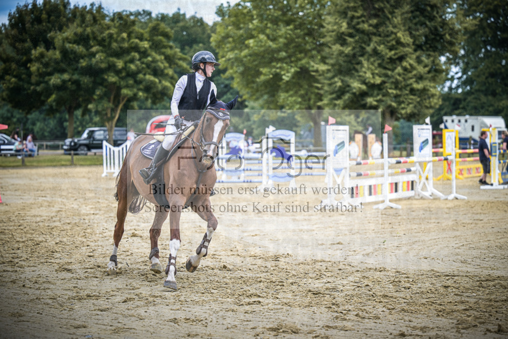 DOS_4902 | Entdecke hochwertige Reitturnierfotos von Foto Oger. Professionell, emotional und authentisch – jetzt Lieblingsmomente im Shop bestellen.Deutschlandweite Turnierfotografie. - Realisiert mit Pictrs.com