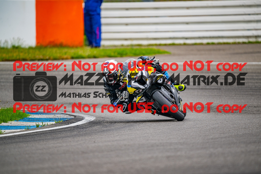 MaZZes_FotoMatrix_240701_6007705_3204 | WEISS