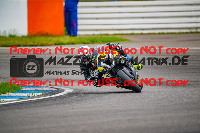 MaZZes_FotoMatrix_240701_6007705_3204 | WEISS