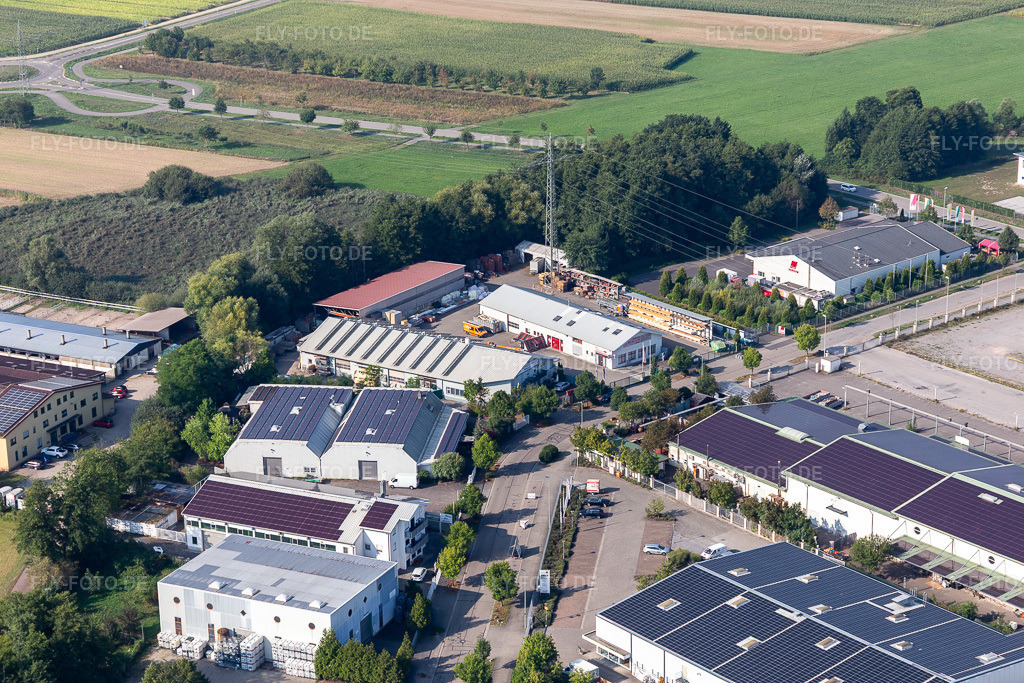 Luftbild: Dachdeckerei, Gerüstbau und Bauspenglerei Mindum, im Gewerbgegebiet Horst im Ortsteil Minderslachen in Kandel im Bundesland Rheinland-Pfalz in Deutschland. Foto: IMG_117301.jpg vom 25.08.2019 durch Werner Riehm/FLY-FOTO.de