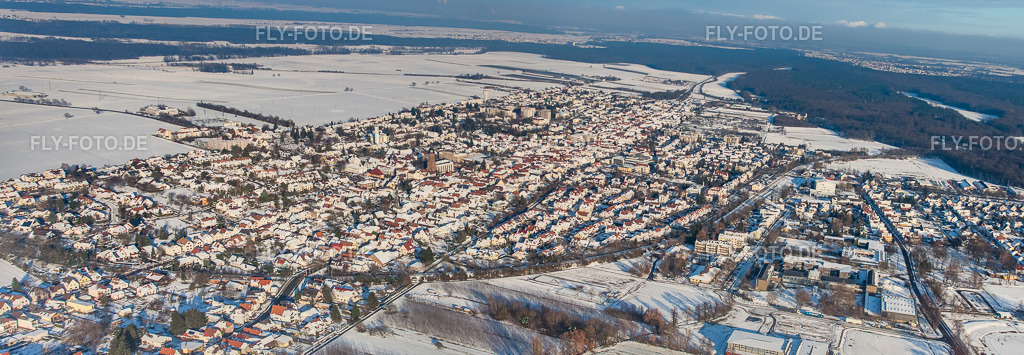 Stadtansicht aus Westen bei Schnee im Winter | Luftbild: Stadtansicht aus Westen bei Schnee im Winter in Kandel im Bundesland Rheinland-Pfalz in Deutschland. Foto: IMG_36272-Bearbeitet.jpg vom 03.01.2011 durch Werner Riehm/FLY-FOTO.de - Realisiert mit Pictrs.com