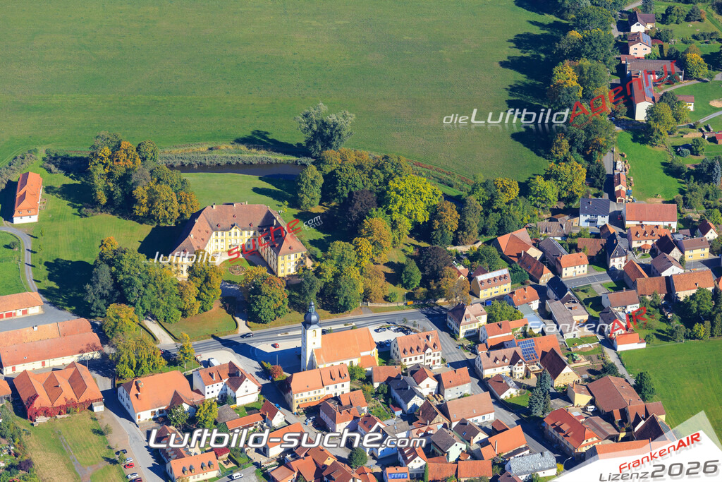 Luftbild von  Rentweinsdorf - Luftaufnahme wurde 2015 von https://frankenair.de mittels Flugzeug (keine Drohne) erstellt - die Geschenkidee
