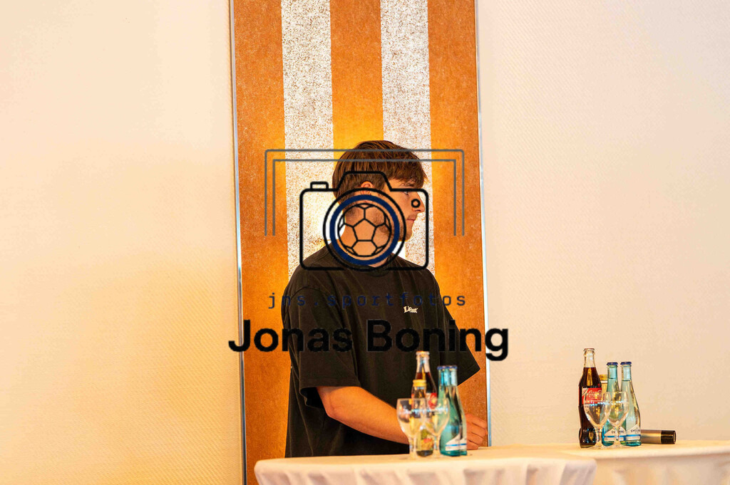 Fußball I E-Junioren I Saison 2025-2026 I OM-Cup Lüsche I Sonntag  I 23246 | jns.sportfotos - Realisiert mit Pictrs.com