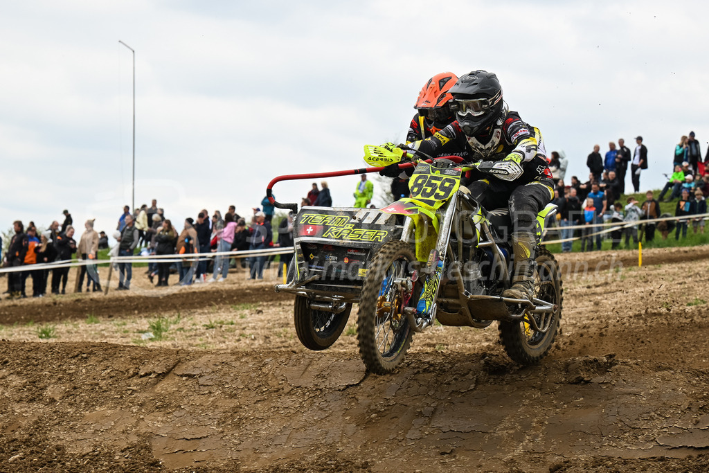 Motocross Schlatt bei Winterthur - 30. April 2023 | #859 Kaeser Nevio / Kaeser Jano aus Schweizersholz (CH) auf Wsp Ktm in der Kategorie Seitenwagen am Motocross Schlatt bei Winterthur, 30. April 2023. 
Instagram: @mx_schlatt | @mc_wila | @sam_schweiz
Bild: Sportfotografie Markus Aeschimann | www.markus-aeschimann.ch - Realisiert mit Pictrs.com