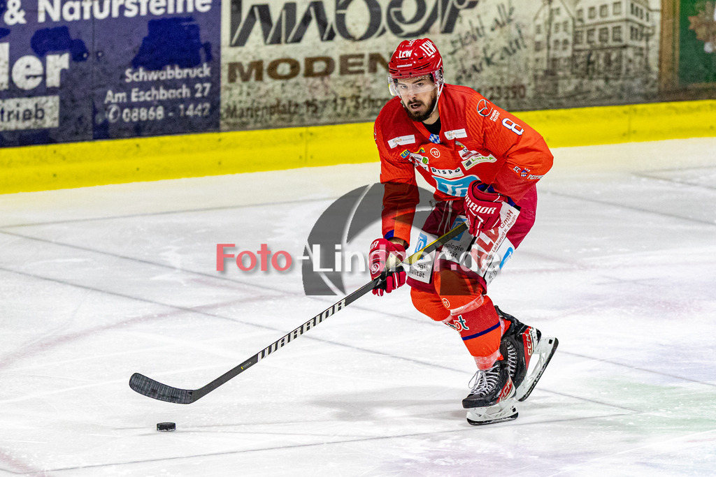 EC Peiting vs EV Füssen | Eishockey Oberliga Süd 2023/2024, EC Peiting vs EV Füssen, 20231029,
Felix BRASSARD (ECP 8) in Aktion,
2023-10-29 in Peiting (Eisstadion)
8 Felix BRASSARD (ECP 8)
Copyright: WolfgangxLindner sportworld