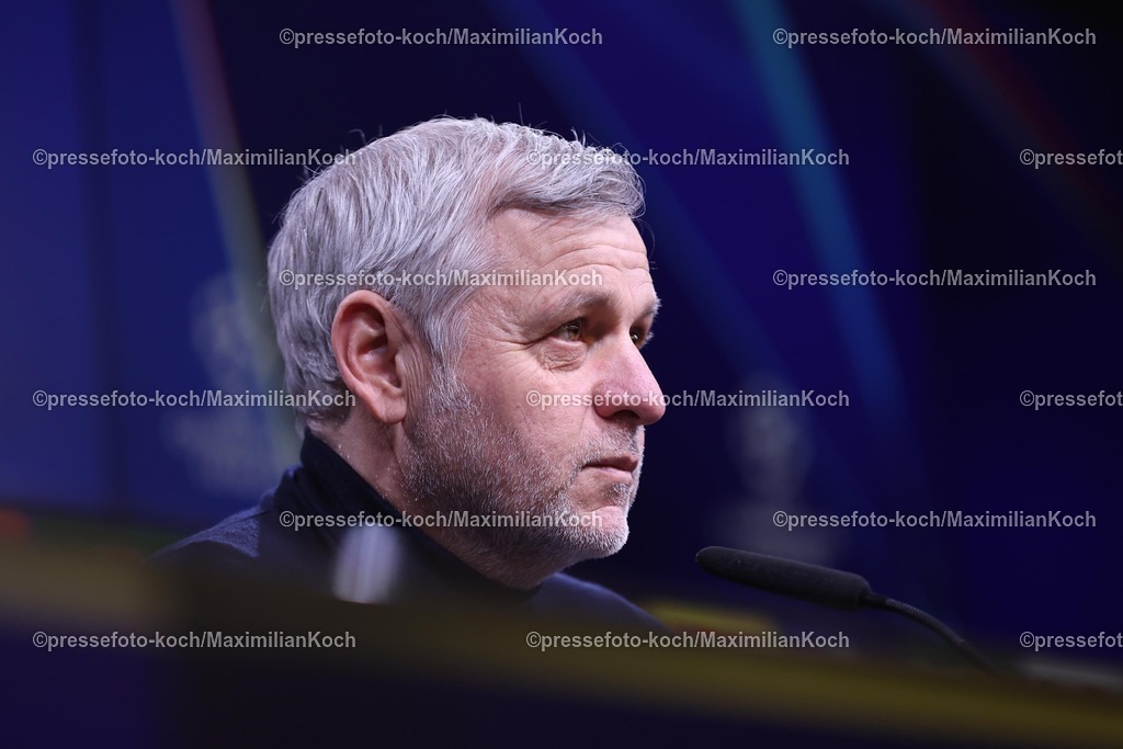 UCL04032501078 | 04.03.2025, Fußball, UEFA Champions League, Borussia Dortmund - OSC Lille, Signal Iduna Park, Runde der 16, Saison 2024 2025: Cheftrainer Bruno Genesio (LOSC Lille) bei der Pressekonferenz nach dem Spiel