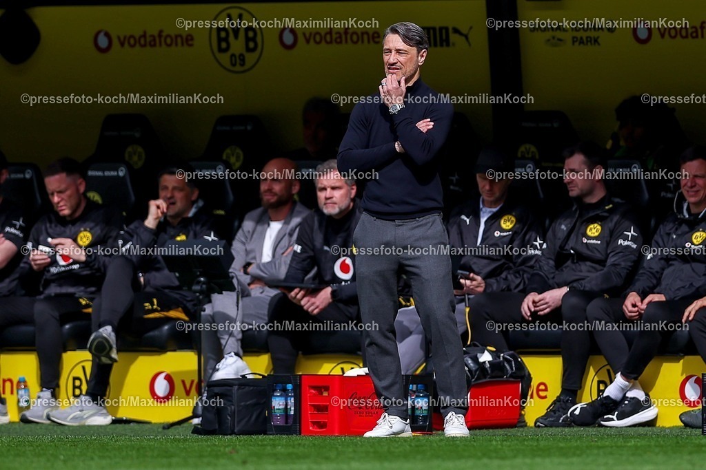 BVB11042601031 | 11.04.2026, Fußball, Borussia Dortmund - Bayer 04 Leverkusen, 1. Fußball Bundesliga, 29. Spieltag, Signal Iduna Park, Saison 2025 2026: Cheftrainer Niko Kovac (BVB #hc) angespannt gestikulierend am Spielfeldrand   DFB regulations prohibit any use of photographs as image sequences and or quasi-video.