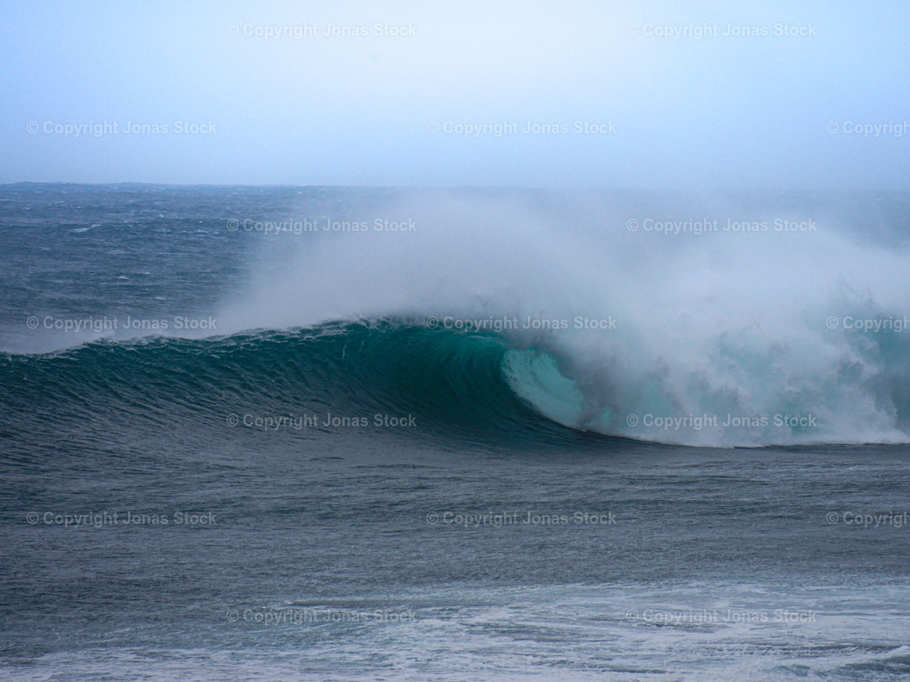The Barrel | A wave doing beautiful wave-things.  - Realisiert mit Pictrs.com