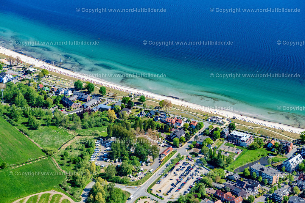 Scharbeutz_ELS_4128150522 | SCHARBEUTZ 15.05.2022 Ortsansicht an der Meeres-Küste der Ostsee in Scharbeutz im Bundesland Schleswig-Holstein. // Townscape on the seacoast of Baltic Sea in Scharbeutz in the state Schleswig-Holstein. Foto: Martin Elsen
