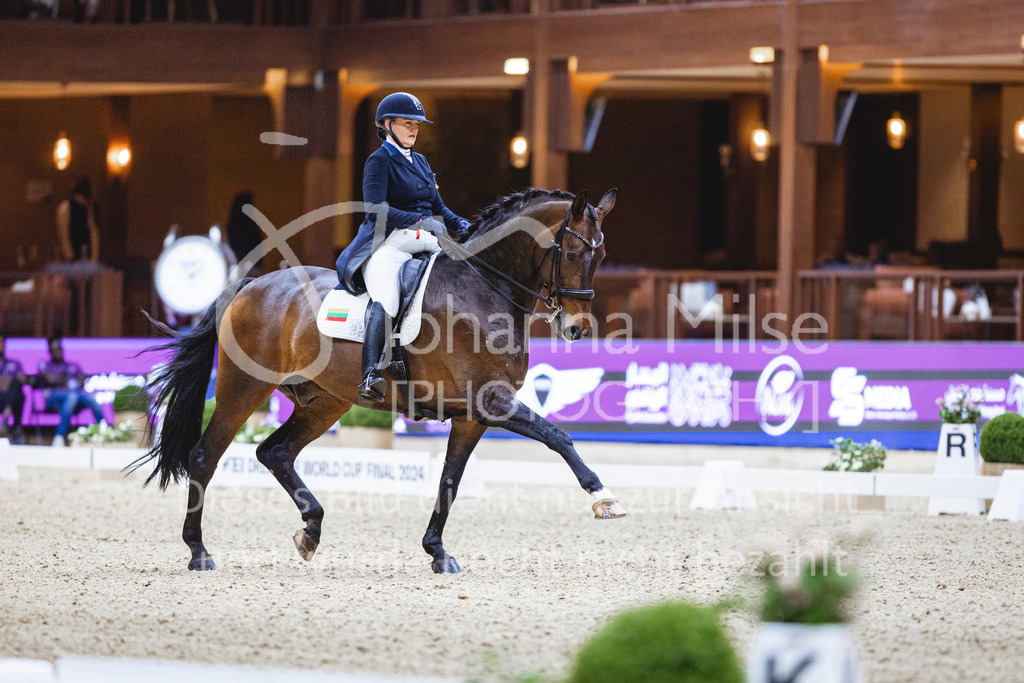 240417_Riyadh_Dressage-152 | Deine schönsten Turniermomente als professionelle Fotos! Entdecke hochwertige Pferdesport-Fotografie im Online-Shop. Jetzt Fotos finden & bestellen!