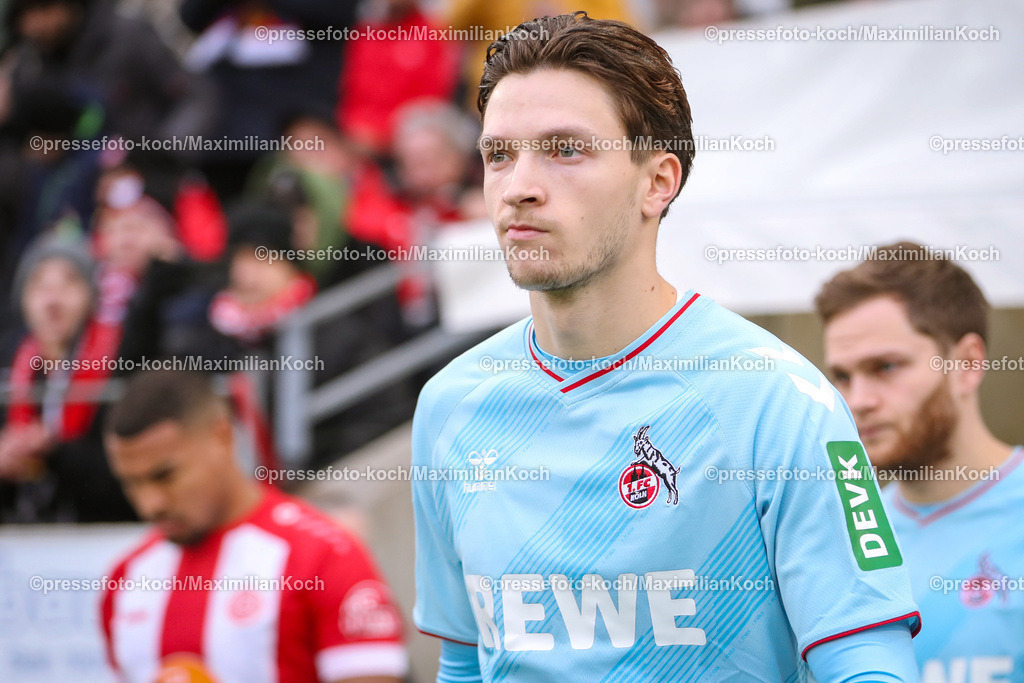 RWE06012402093 | 06.01.2024, Essen, Fußball, Herren, Stadion an der Hafenstraße, Testspiel, Rot-Weiss Essen – 1. FC Köln:  Denis Huseinbasic (1.FC Köln). 
DFB regulations prohibit any use of photographs as image sequences and or quasi-video.