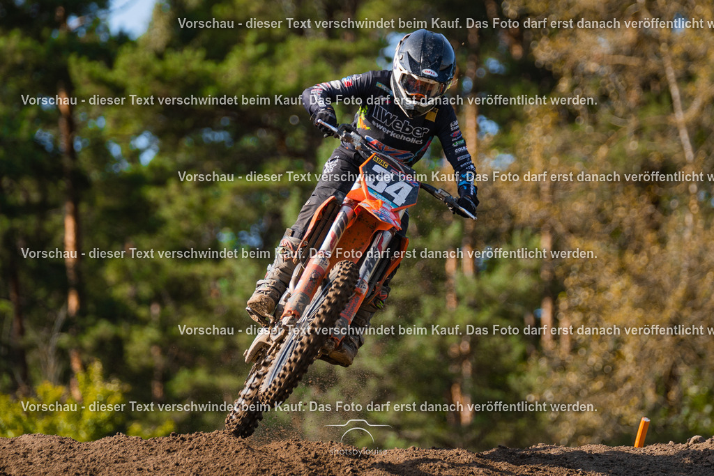 09_21_LM_Schenkenhorst-9468 | Sportfotografin aus Berlin-Brandenburg mit Fokus auf Motocross. Ich halte deine sportliche Leistung und echte Emotionen auf und neben der Strecke professionell fest. Entdecke die Fotos von deinem Rennen und bestelle sie direkt hier im Shop.