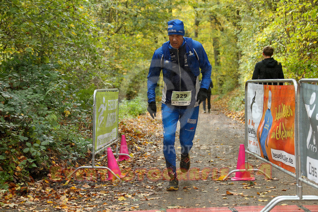 251026_1431_EX1_4169 | Sportfotografie im Rhein-Sieg Kreis, Köln, Bonn, NRW, Rheinland Pfalz, Hessen, etc. Unser Tätigkeitsfeld umfasst den Laufsport vom Volkslauf über den Marathon, Duathlon, Triathon bis zum Ultralauf wie Kölnpfad Ultra oder Schindertrail.