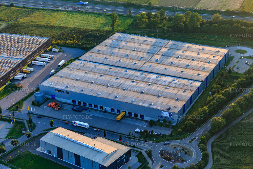 Luftbild: Caterpillar GmbH Logistik Center in Lorsch im Bundesland Hessen in Deutschland. Foto: IMG_103103.jpg vom 28.08.2017 durch Werner Riehm/FLY-FOTO.deCaterpillar Energy Solutions - Dezentrale Energieerzeugung mit MWM & Cat Gasmotoren