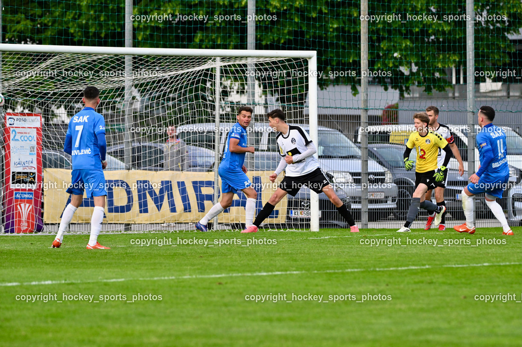 SAK vs. SV Spittal Drau 1921 | #7 Hrvoje Jakovljevic SAK, #24 Luka Gajic SAK, #23 Tobias Tollschein SV Spittal, #1 Bernhard Walter Nössler SV Spittal, #11 Enes Brdjanovic SAK, Tor SAK, SAK vs. SV Spittal Drau 1921, SAK vs. SV Spittal Drau 1921 am 23.05.2025 in Klagenfurt (Sportpark Welzenegg), Austria, (Photo by Bernd Stefan)