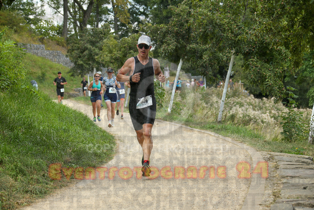 250824_1345_EX1_3545 | Sportfotografie im Rhein-Sieg Kreis, Köln, Bonn, NRW, Rheinland Pfalz, Hessen, etc. Unser Tätigkeitsfeld umfasst den Laufsport vom Volkslauf über den Marathon, Duathlon, Triathon bis zum Ultralauf wie Kölnpfad Ultra oder Schindertrail.