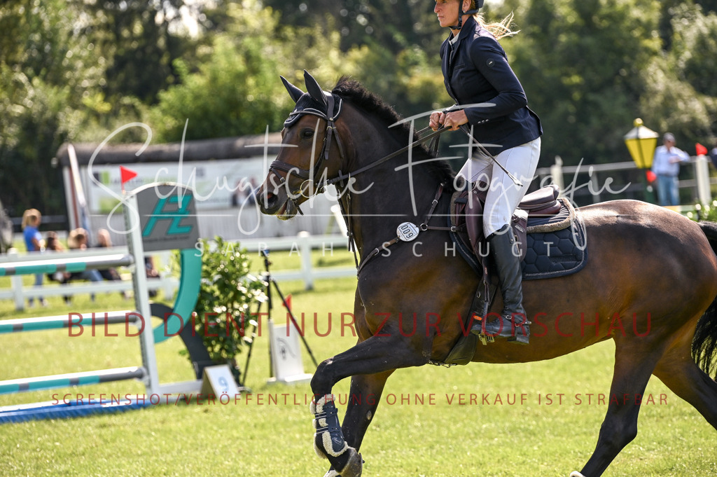 Schugtsche-Düren.2024-10.Springprf.M_-40 | Schugtsche Fotografie - Realisiert mit Pictrs.com