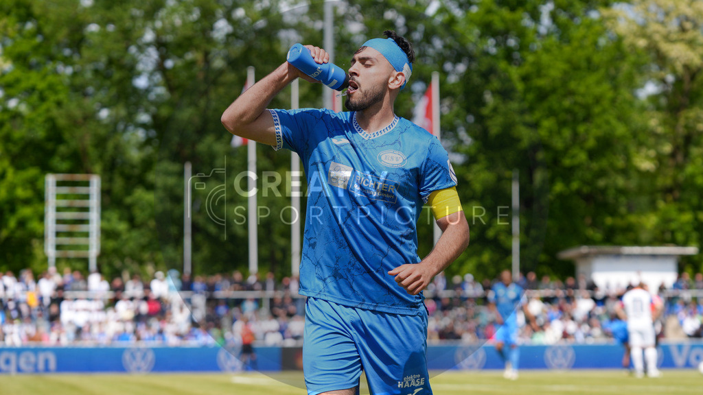 Fußball, Herren, Saison 2024/2025, Finaltag der Amateure 2025, Landespokal Brandenburg, Finale, VfB 1921 Krieschow vs. RSV Eintracht 1949, Samstag 24.05.2025, Volksparkstadion Neuruppin, | Fußball, Herren, Saison 2024/2025, Finaltag der Amateure 2025, Landespokal Brandenburg, Finale, VfB 1921 Krieschow vs. RSV Eintracht 1949, Samstag 24.05.2025, Volksparkstadion Neuruppin, Im Bild: Ernes Matjaz (RSV) - Realisiert mit Pictrs.com