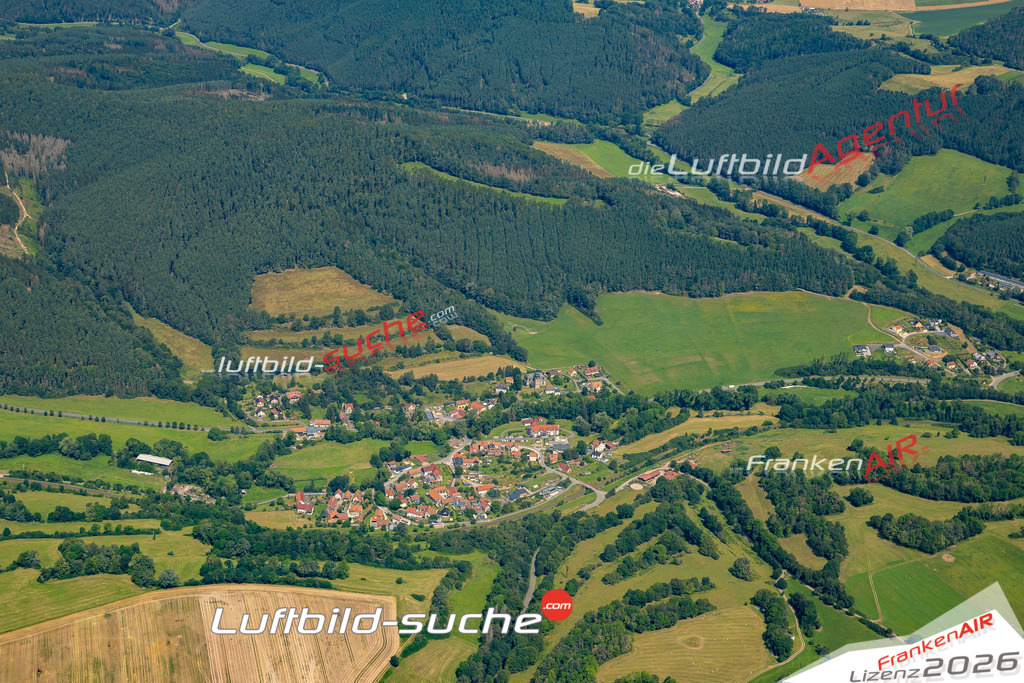 Das Luftbild zeigt : Quittelsdorf Königsee - Die Luftaufnahme wurde 2024 vom UL-Flugzeug aus erstellt ( keine Drohne ) - Hochauflösende Luftaufnahme - Für grossformatige Ausdrucke geeignet. Die Geschenkidee !Mit Lizenz und Bildrechte bestellbar