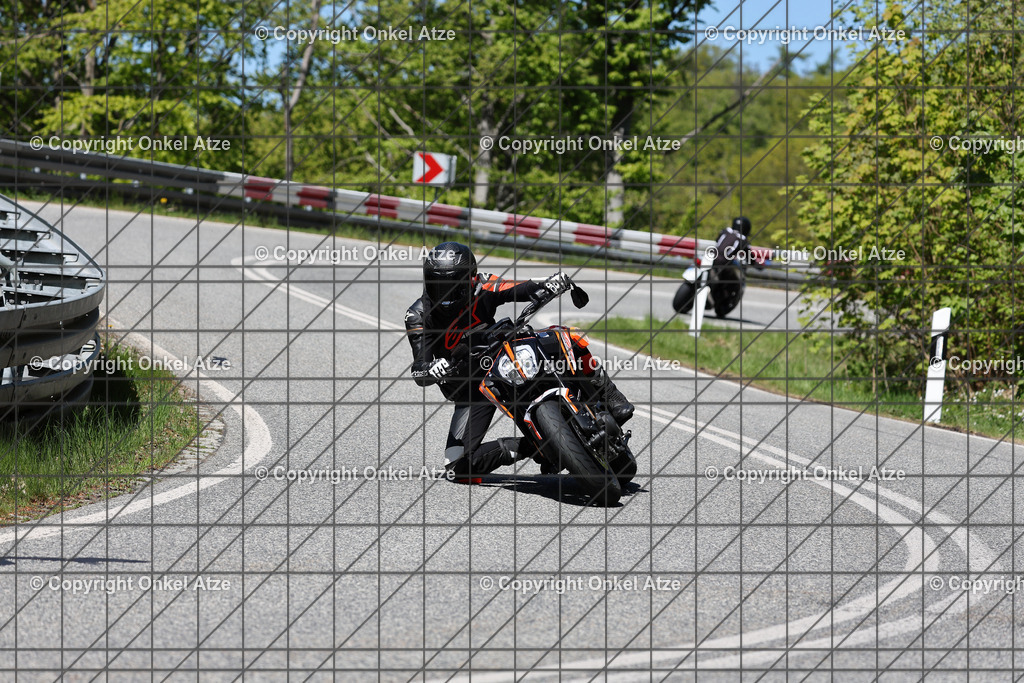 IMG_9611 | Fotograf am Kyffhäuser. Onkel Atze. Kyffhäuser Rennstrecke. Café36. Motorsportfotografie. - Realisiert mit Pictrs.com