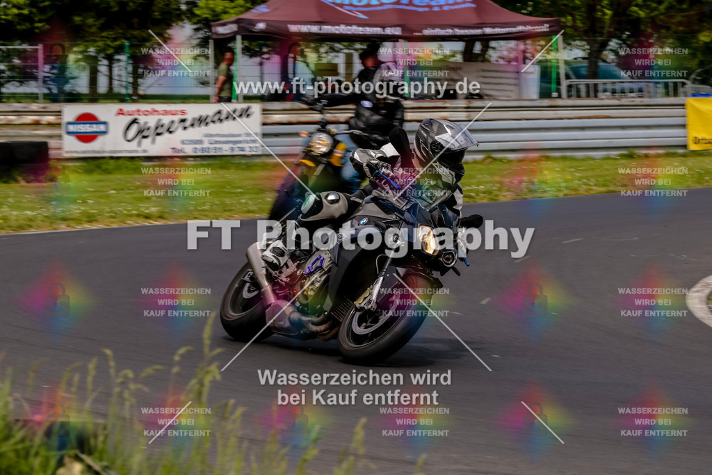 MotoTeamVBK-21013 | Hier findet Ihr Bilder von Touristenfahrten auf der Nürburgring Nordschleife oder von anderen Veranstaltungen die ich besucht habe. Viel Spass beim Durch Schauen 