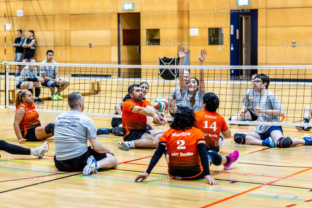 2024-00111429-3-Icke-Cup-Berlin |  16.11.2024; Berlin Foto: Gerold Rebsch - www.beachpics.de