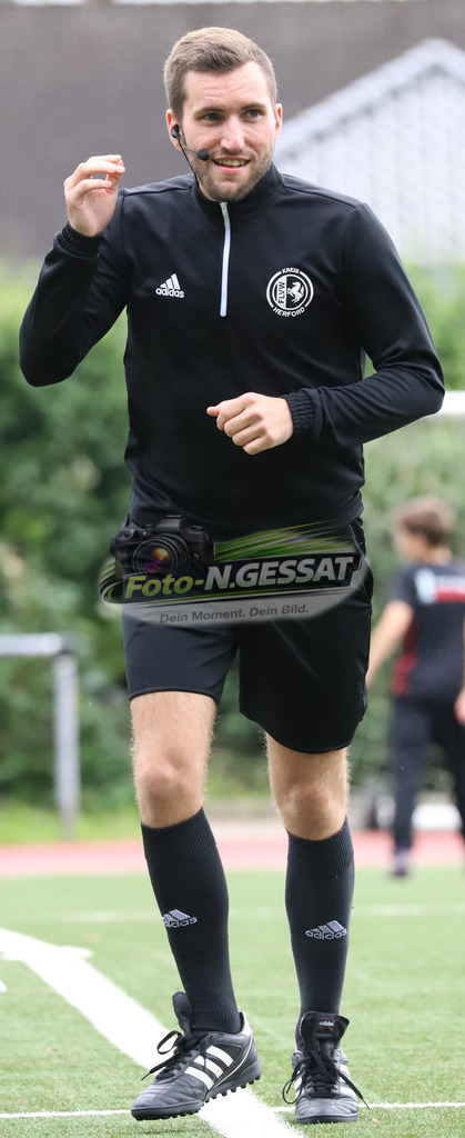 SC Bünde - BV 21 Stift-Quernheim | Auf dem Bild zu sehen: Schiedsrichter: Philipp MiskaSC Bünde, BV 21 Stift-Quernheim, Fistelmann Supercup, Hunnebrock, Deutschland  - Realisiert mit Pictrs.com