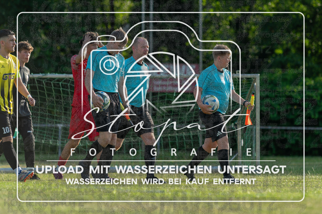 U17 Kreismeisterschaftsfinale HK - SG Fulde vs. TV Jahn Schneverdingen | Markus Wolkenhauer (Schiedsrichter), Joschua Sittkus (Schiedsrichterassistent), Lasse Stimming (Schiedsrichterassistent); U17 Kreismeisterschaftsfinale HK - SG Fulde vs. TV Jahn Schneverdingen am 24.06.26 in Heidmarkstadion, Bad Fallingbostel - Realisiert mit Pictrs.com