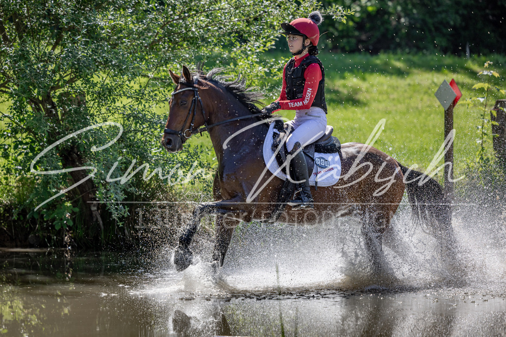 20260523-_3LI7294 | Tierfotografie Pferde, Hunde, Katzen, Haustiere.
Turnierfotografie Reitturniere, Reiten, Springreiten, Dressur in Hanau, dem Main-Kinzig-Kreis und dem Rhein-Main- Gebiet um Frankfurt