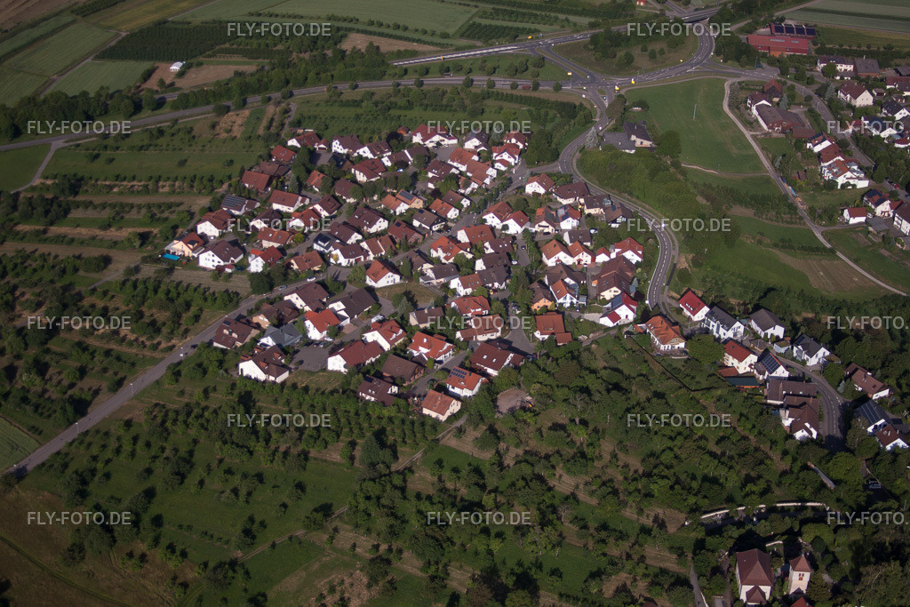 Obstweg | Luftbild: Obstweg im Ortsteil Mönchberg in Herrenberg im Bundesland Baden-Württemberg in Deutschland. Foto: IMG_67743.jpg vom 09.06.2014 durch Werner Riehm/FLY-FOTO.de - Realisiert mit Pictrs.com