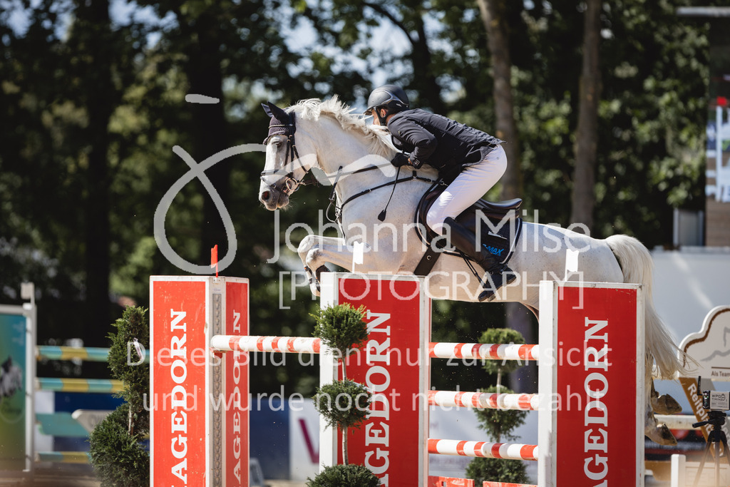 230826_Delbrueck_M2-Spr-826 | Deine schönsten Turniermomente als professionelle Fotos! Entdecke hochwertige Pferdesport-Fotografie im Online-Shop. Jetzt Fotos finden & bestellen!