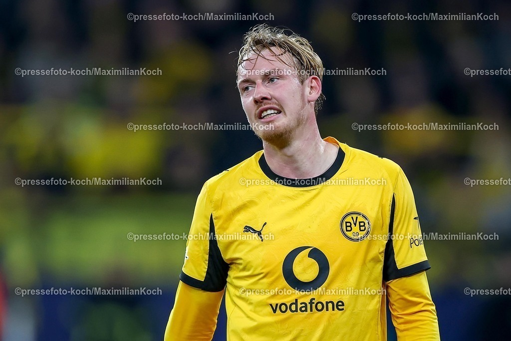 UCL10122501060 | 10.12.2025, Fußball, UEFA Champions League, Borussia Dortmund - FK Bodö/Glimt, BVB Stadion, 5. Spieltag, Saison 2025 2026: Julian Brandt (BVB #10) steht Enttäuscht gestikulierend auf dem Spielfeld   Regulations prohibit any use of photographs as image sequences and or quasi-video.