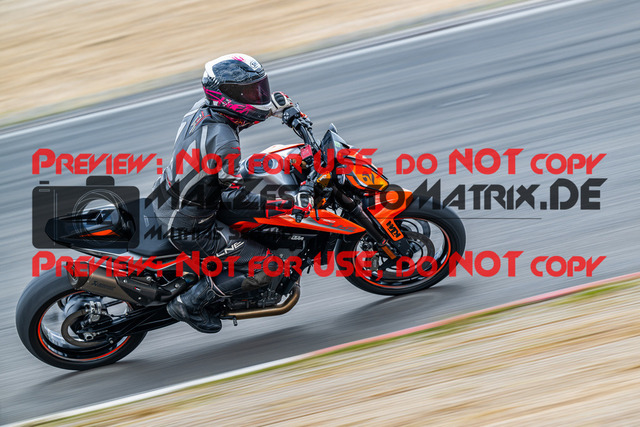 MaZZes_FotoMatrix_230719_1416 | WEISS