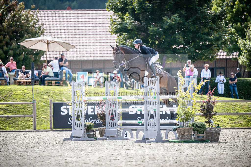 DOS_6410 | Entdecke hochwertige Reitturnierfotos von Foto Oger. Professionell, emotional und authentisch – jetzt Lieblingsmomente im Shop bestellen.Deutschlandweite Turnierfotografie. - Realisiert mit Pictrs.com