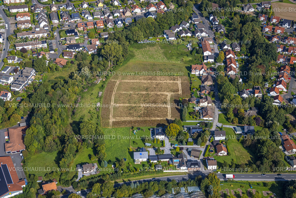 Menden230905700 | Luftbild, Baufläche an der Pfarrer-Wiggen-Straße, Holzen, Menden, Sauerland, Nordrhein-Westfalen, Deutschland