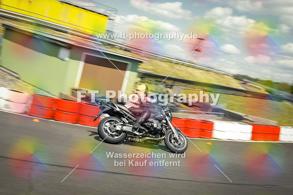 OBK_Mai_Martina_Markus-11134 | Hier findet Ihr Bilder von Touristenfahrten auf der Nürburgring Nordschleife oder von anderen Veranstaltungen die ich besucht habe. Viel Spass beim Durch Schauen 