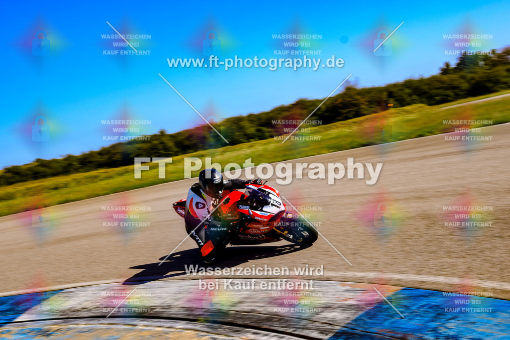 018-2558 | Hier findet Ihr Bilder von Touristenfahrten auf der Nürburgring Nordschleife oder von anderen Veranstaltungen die ich besucht habe. Viel Spass beim Durch Schauen 